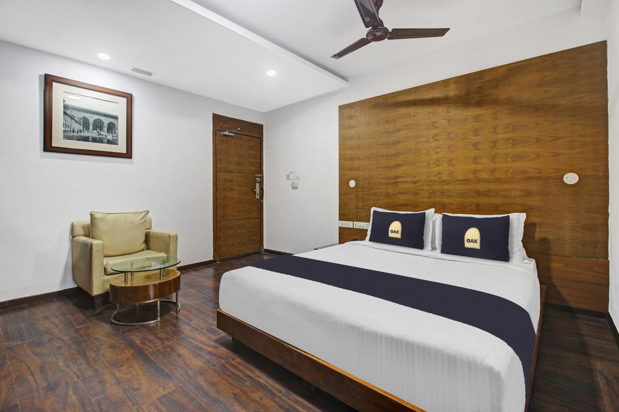 Townhouse Oak The Margi Hotel Near Yosufguda Metro Station Hyderabad Exterior foto