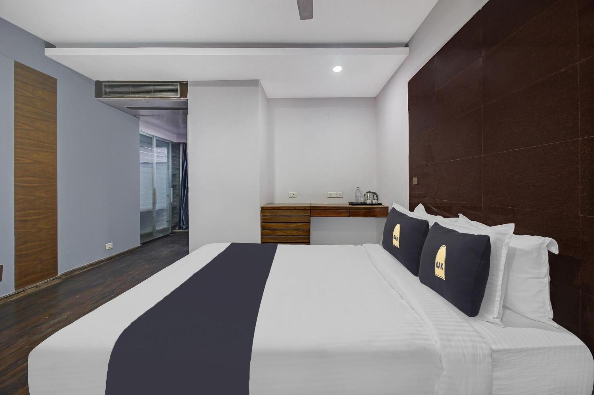 Townhouse Oak The Margi Hotel Near Yosufguda Metro Station Hyderabad Exterior foto