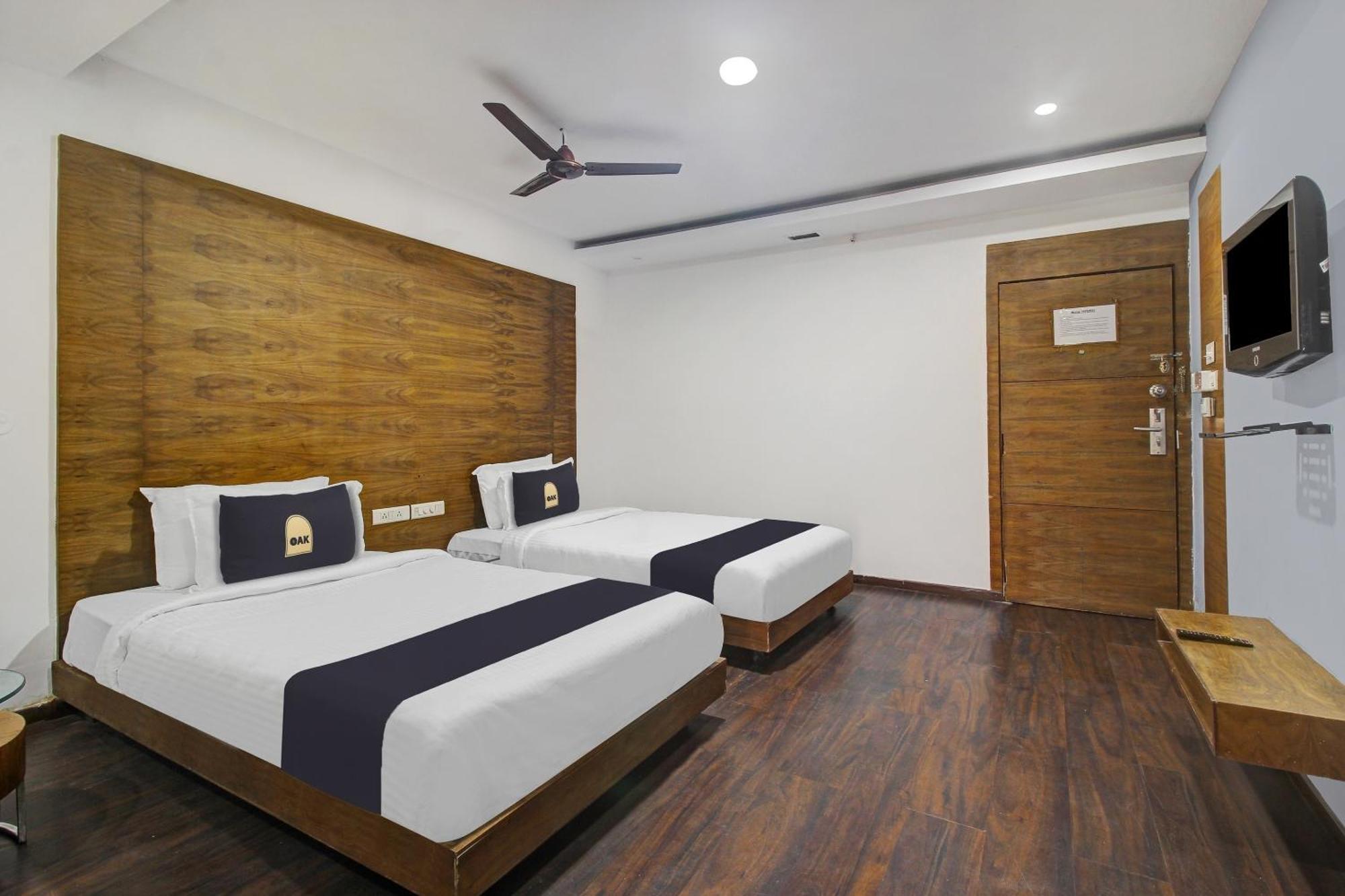 Townhouse Oak The Margi Hotel Near Yosufguda Metro Station Hyderabad Exterior foto