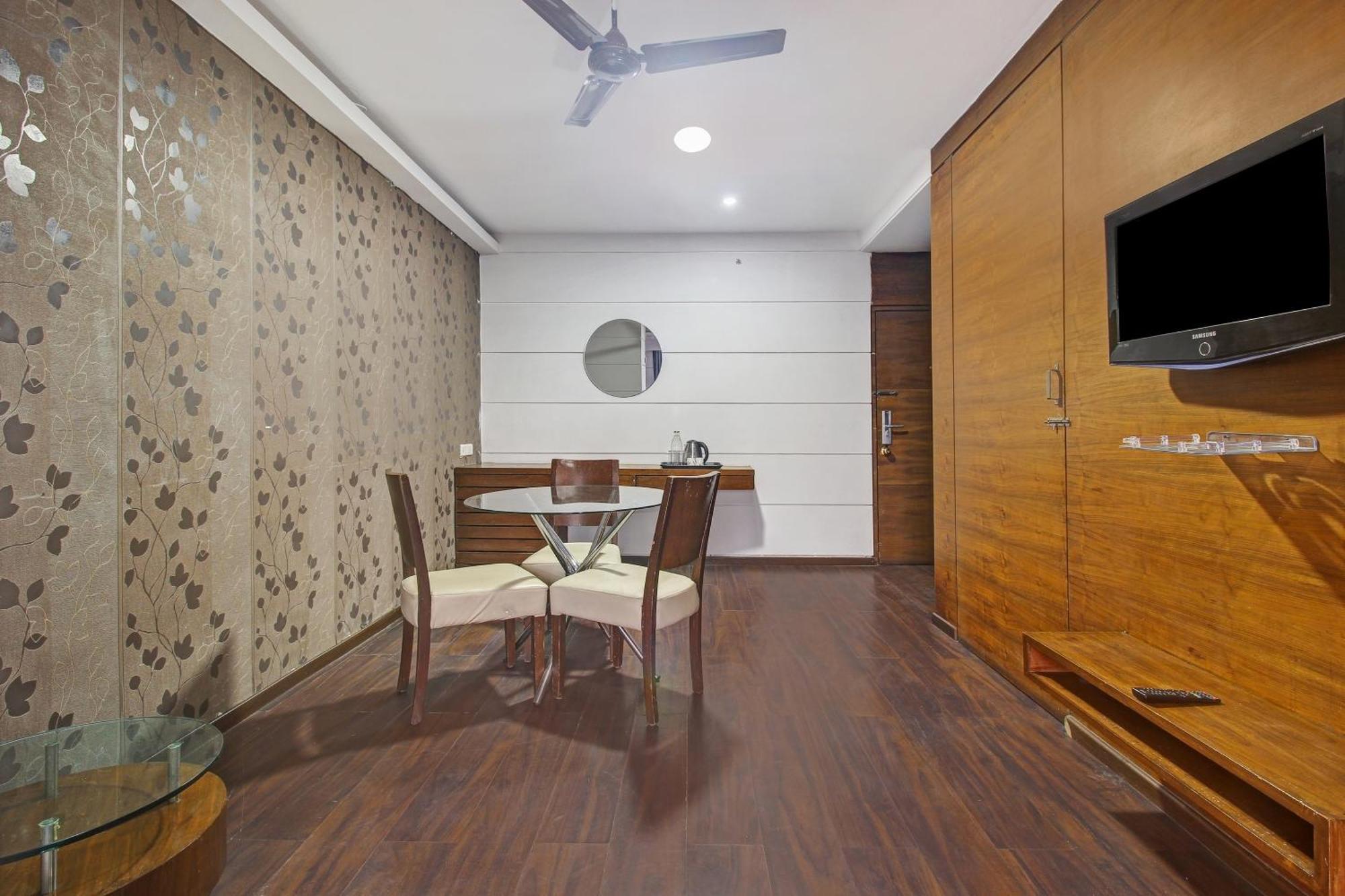 Townhouse Oak The Margi Hotel Near Yosufguda Metro Station Hyderabad Exterior foto